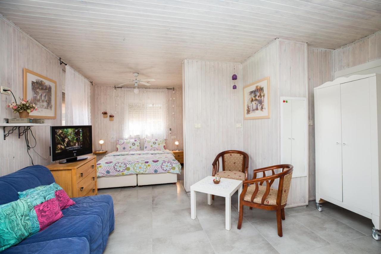 Leyad Hashmura Lodging Yesud HaMa'ala Esterno foto