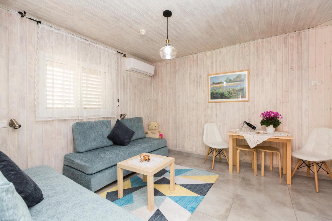 Leyad Hashmura Lodging Yesud HaMa'ala Esterno foto