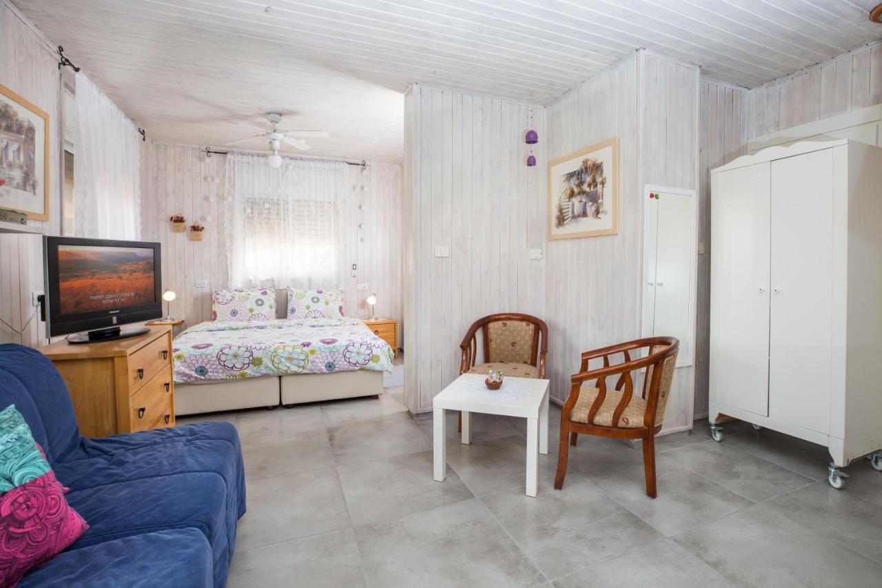 Leyad Hashmura Lodging Yesud HaMa'ala Esterno foto
