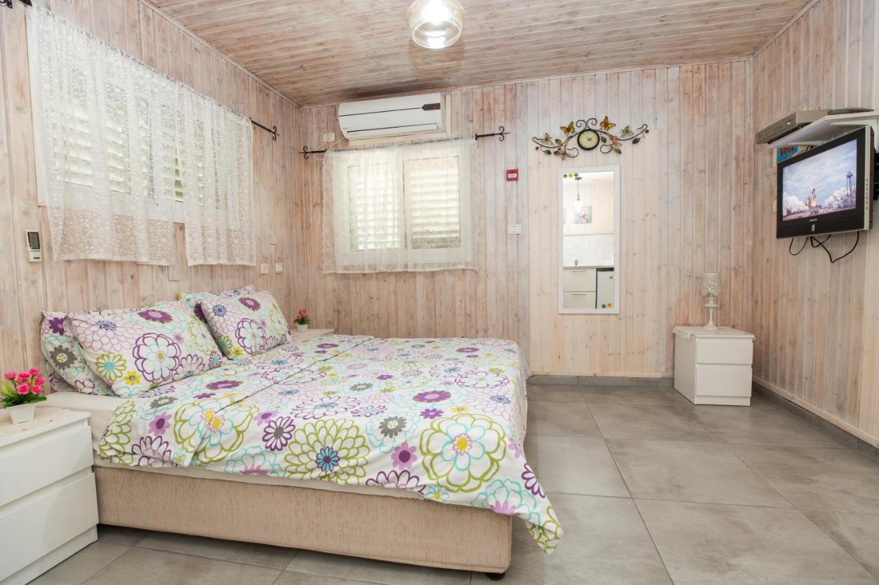 Leyad Hashmura Lodging Yesud HaMa'ala Esterno foto