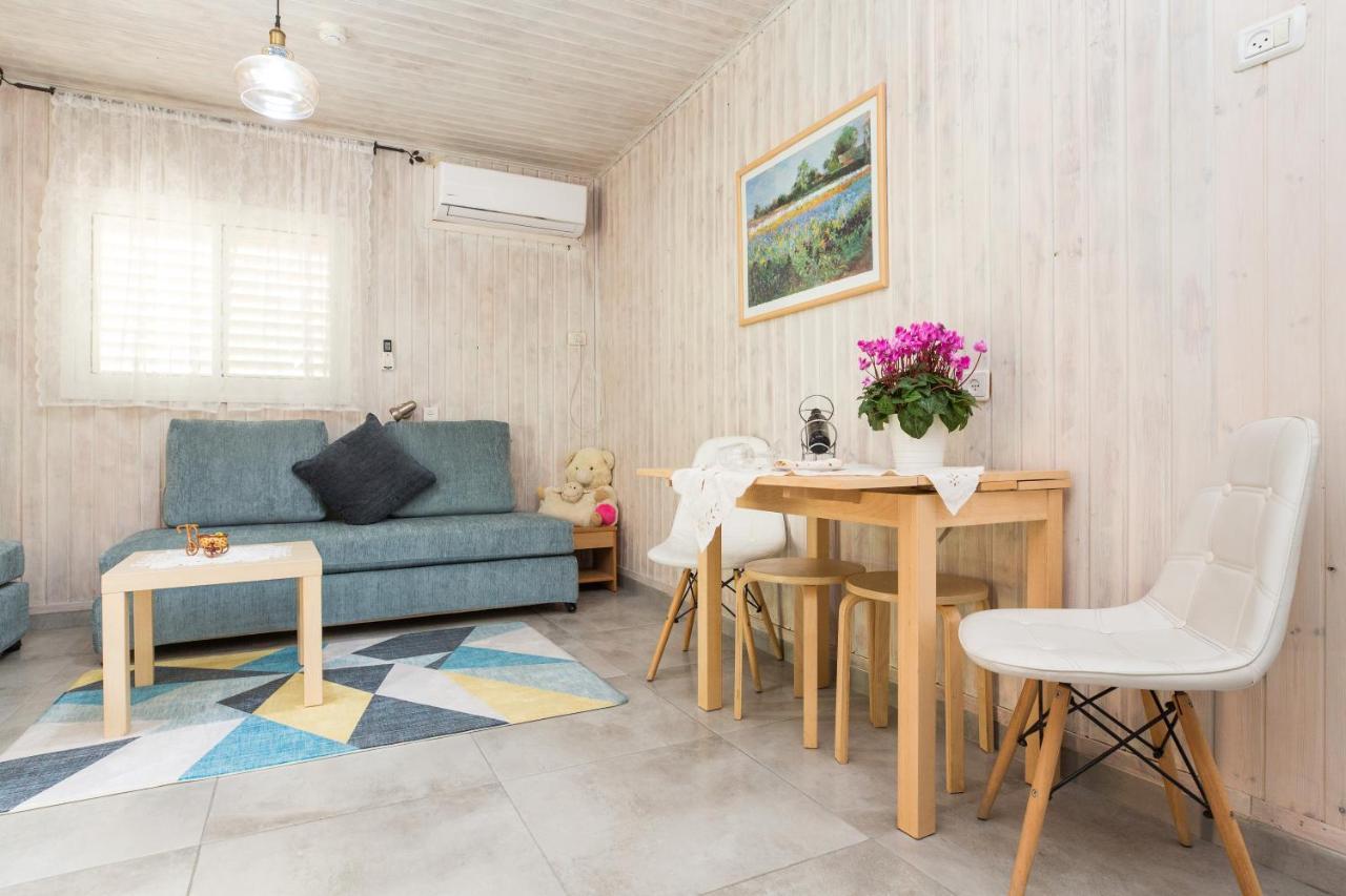 Leyad Hashmura Lodging Yesud HaMa'ala Esterno foto