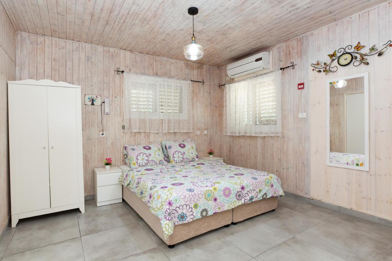 Leyad Hashmura Lodging Yesud HaMa'ala Esterno foto
