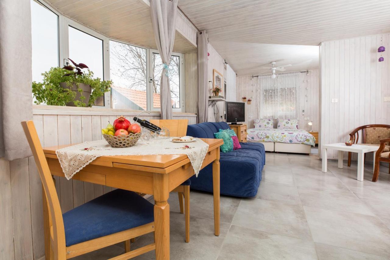 Leyad Hashmura Lodging Yesud HaMa'ala Esterno foto