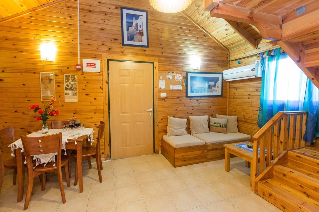 Leyad Hashmura Lodging Yesud HaMa'ala Esterno foto