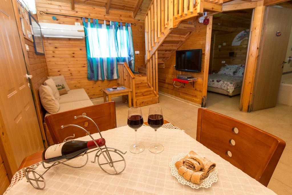 Leyad Hashmura Lodging Yesud HaMa'ala Esterno foto
