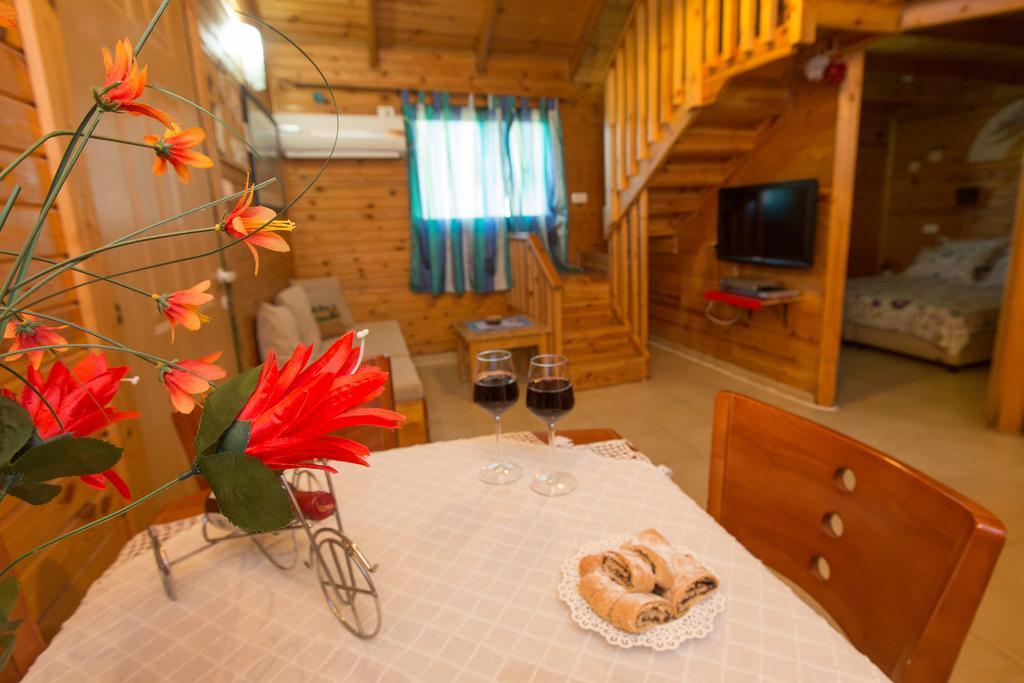 Leyad Hashmura Lodging Yesud HaMa'ala Esterno foto
