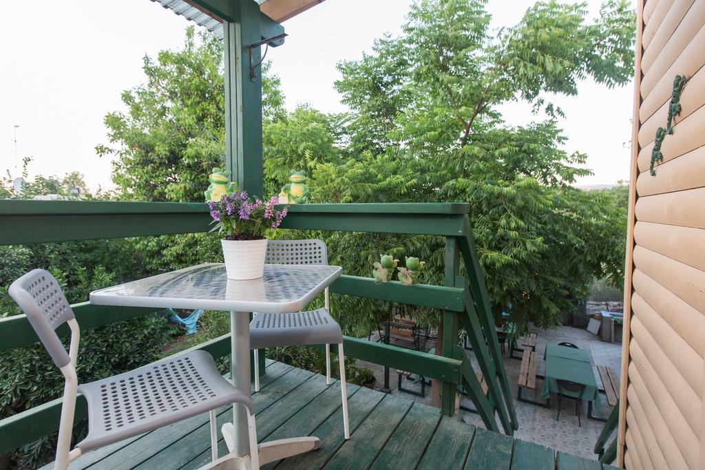 Leyad Hashmura Lodging Yesud HaMa'ala Esterno foto