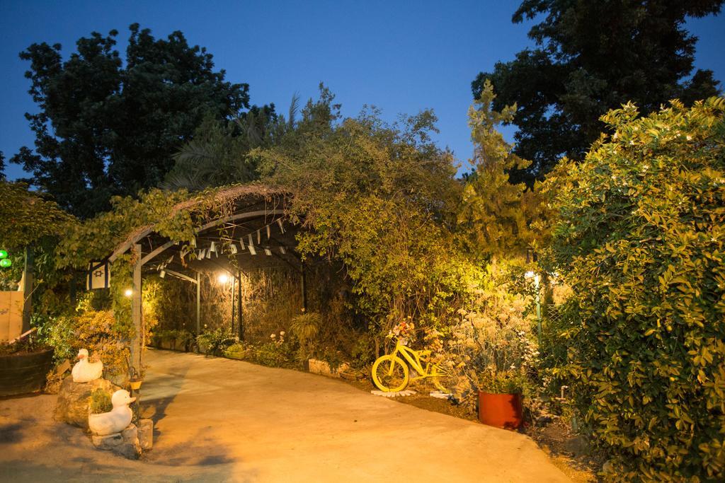 Leyad Hashmura Lodging Yesud HaMa'ala Esterno foto
